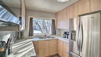 Microondas, horno, parrilla de estufa y lavavajillas