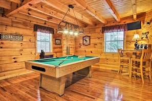 Interior - Gatlinburg Mountainside Escape w/ Deck & Hot Tub! (Gatlinburg)