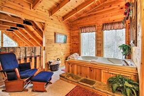 Interior - Gatlinburg Mountainside Escape w/ Deck & Hot Tub! (Gatlinburg)