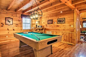 Interior - Gatlinburg Mountainside Escape w/ Deck & Hot Tub! (Gatlinburg)