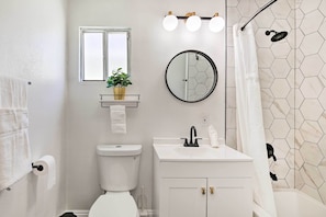 Bathroom - Centrally Located LA Studio ~ 4 Mi to Beach! (Hawthorne)