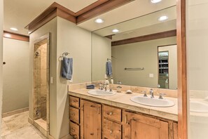 House (2 Bedrooms) | Bathroom