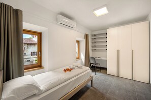 3 bedrooms, free WiFi, bed sheets - Appartamento Borgo Pastoedo (Tenno)