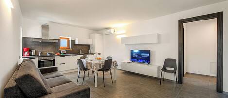 21-inch TV with cable channels