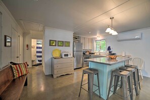 House (2 Bedrooms) | Private kitchen | Microwave, oven, stovetop, dishwasher