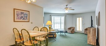 Pigeon Retreat w/ Community Pool & Hot Tub!