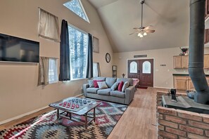 House (2 Bedrooms) | Interior - Family-friendly Forested Home w/ Snow Play Area! (Flagstaff)