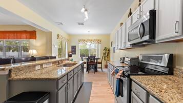 Villa, 5 Schlafzimmer | Eigene Küche | Kühlschrank, Ofen, Wasserkocher mit Kaffee-/Teezubehör, Toaster