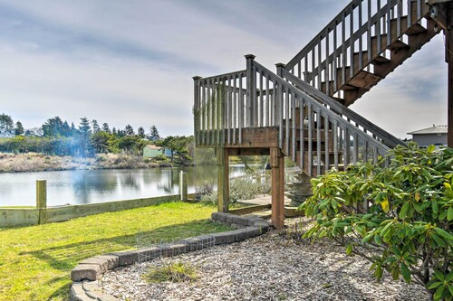 Pet-friendly Ocean Park Home w/ Decks & View!