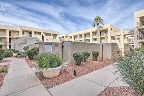 Apartment (2 Bedrooms) | Interior - 1st-floor Condo ~ 1 Mi to Old Town Scottsdale (Scottsdale)