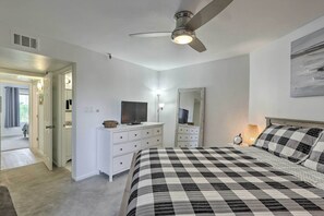 Apartment (2 Bedrooms) | Interior - 1st-floor Condo ~ 1 Mi to Old Town Scottsdale (Scottsdale)