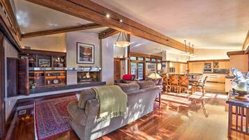 House (4 Bedrooms) | Interior