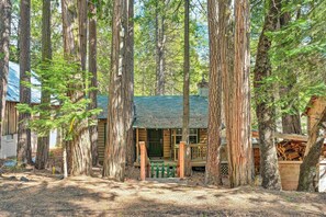 House (3 Bedrooms) | Interior - Peaceful 'little Doll House' Cabin w/ Grill! (Long Barn)