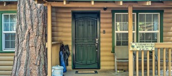 Peaceful 'little Doll House' Cabin w/ Grill!