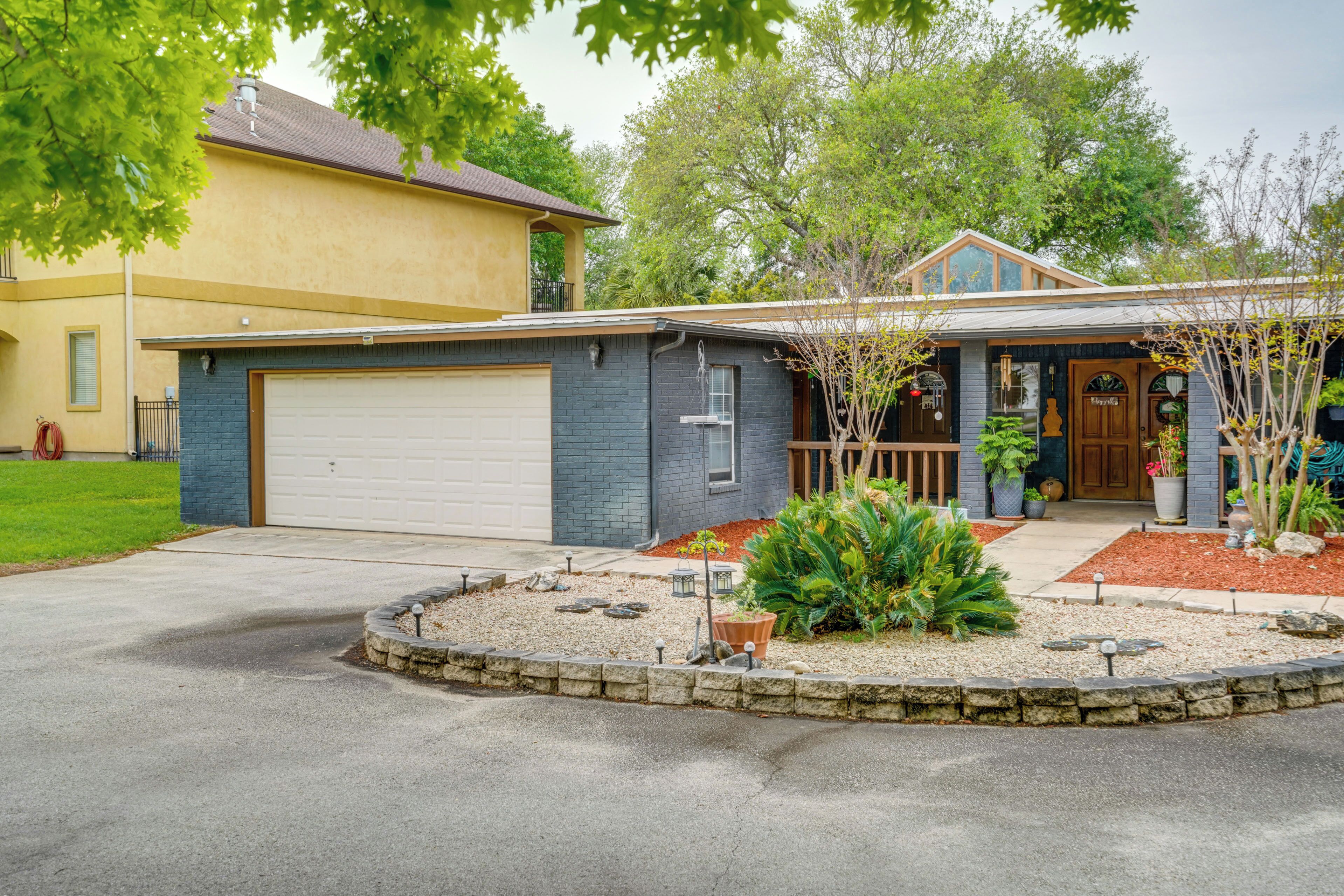 บ้านพัก (3 Bedrooms) | ด้านหน้าที่พัก