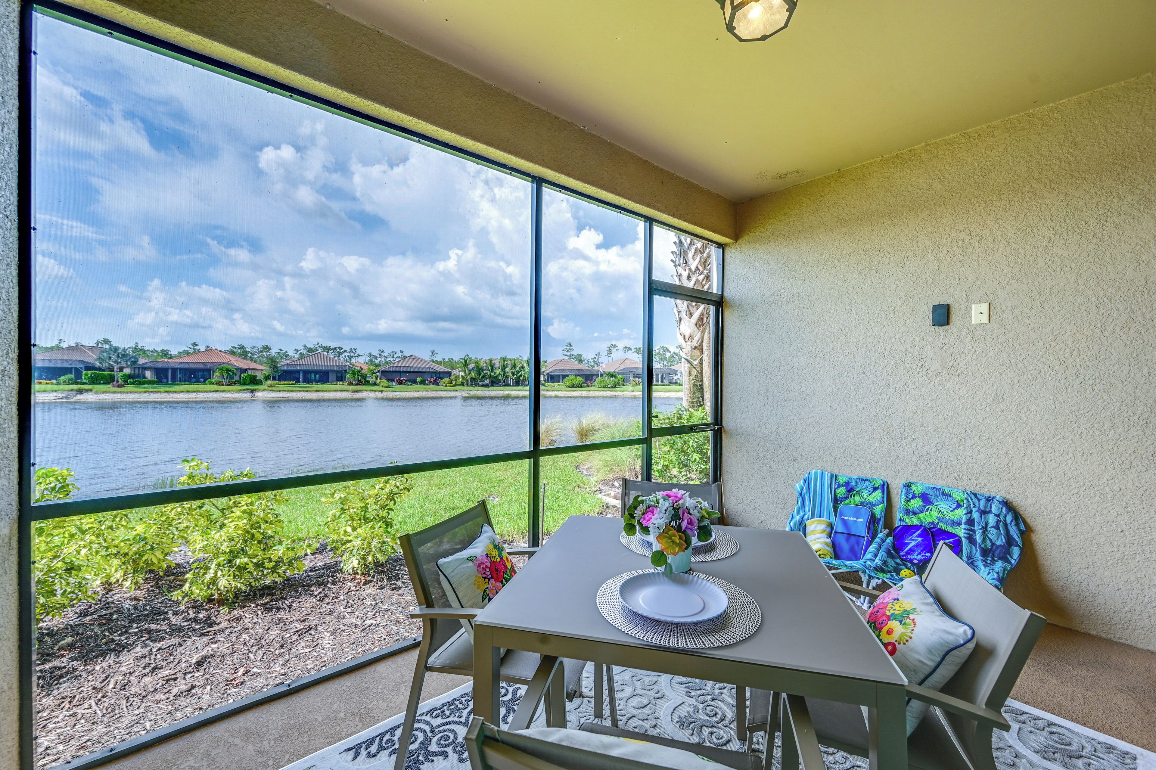 Apartment (2 Bedrooms) | Dining