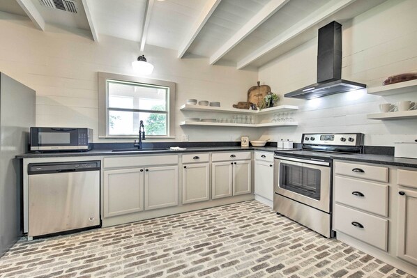 House (2 Bedrooms) | Interior