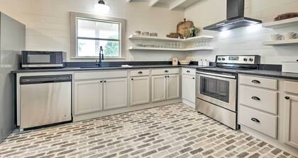 Peaceful Schulenburg Farmhouse w/ Fire Pit & Grill