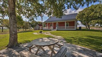 House (2 Bedrooms) | Front of property