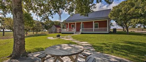 House (2 Bedrooms) | Front of property