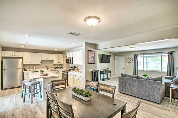 House (4 Bedrooms) | Interior