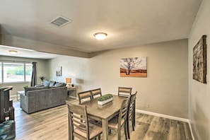 Interior - Stylish & Central Mesa Home With Private Pool! (Mesa)