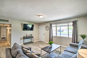 Interior - Stylish & Central Mesa Home With Private Pool! (Mesa)