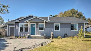 House (2 Bedrooms) | Front of property