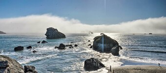 Coastal Getaway by Pebble Beach & Redwoods!