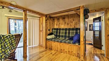 House (1 Bedroom) | Interior