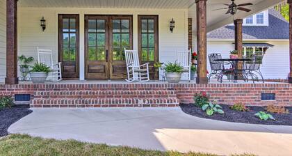 Near Parks, Trails & Lakes: Quaint Landrum Escape!