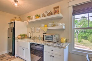 Apartment (0 Bedroom) | Interior