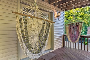 Apartment (1 Bedroom) | Interior - Deck w/ Bbq: Hot Springs Village Apt! (Hot Springs Village)