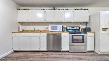 Apartment (1 Bedroom) | Interior