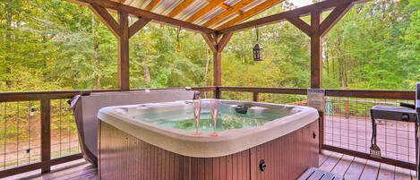 House (3 Bedrooms) | Outdoor spa tub