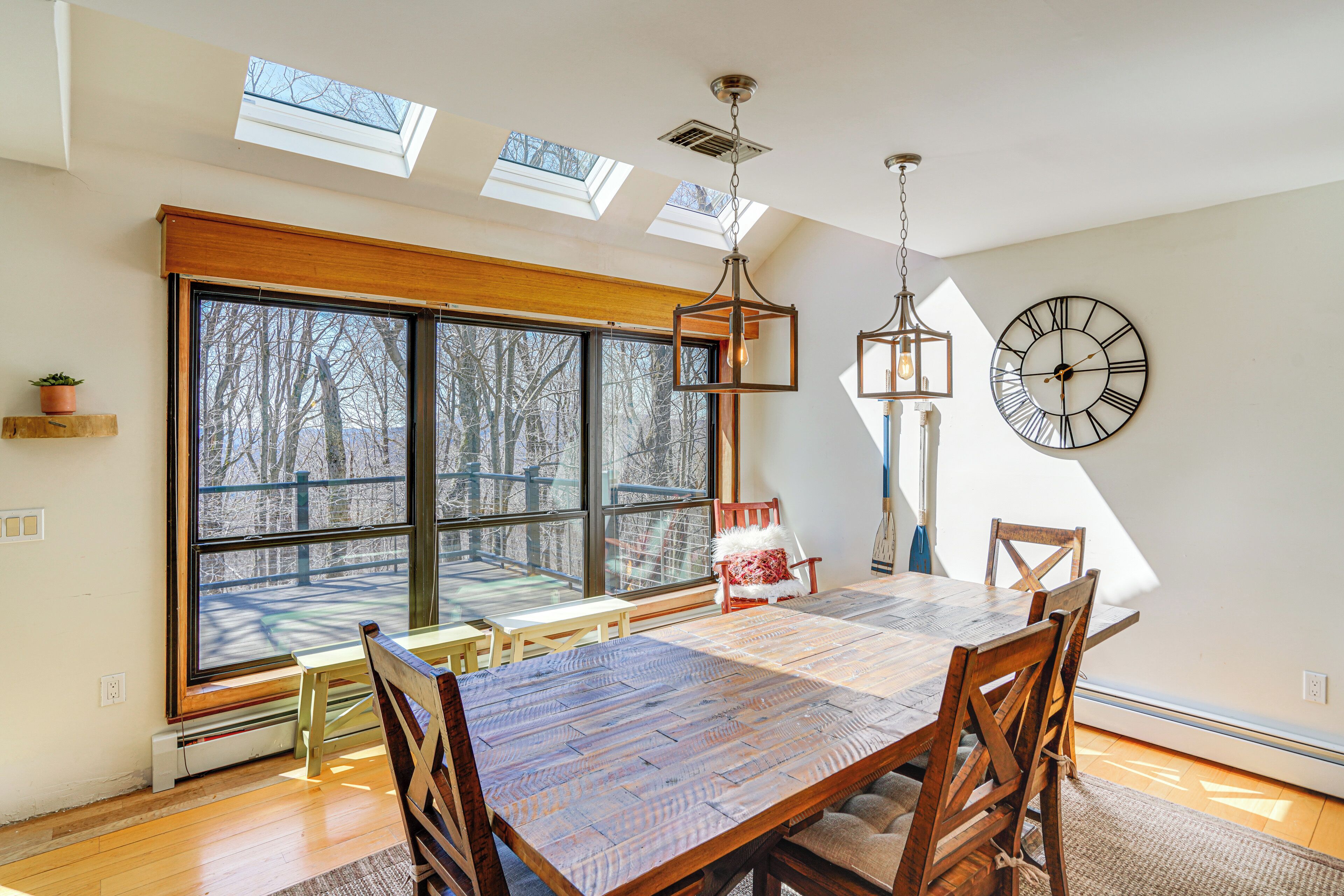 House (5 Bedrooms) | Interior