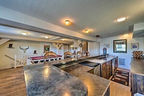 Apartment (5 Bedrooms) | Interior - Ruidoso Home w/ Private Wet Bar & Pool Table (Ruidoso)