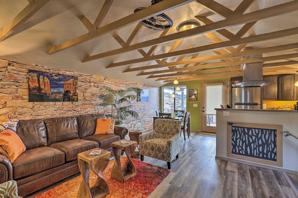 Hot Tub & View: Wine Country Retreat in Cornville - Jerome