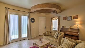 Casa (2 Bedrooms) | Interior