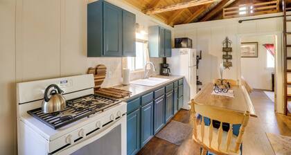 Hilltop Cabin Retreat by Lake Koocanusa!