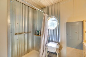 House (2 Bedrooms) | Interior - West Kootenai Cabin in Amish Country! (Rexford)