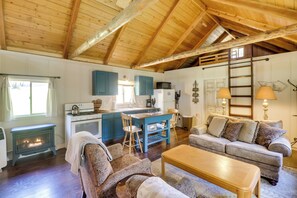 Interior - West Kootenai Cabin in Amish Country! (Rexford)