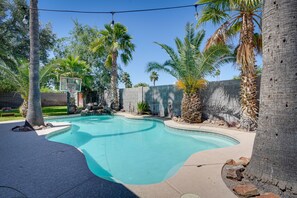 Outdoor pool - Beautiful Phoenix Vacation Rental w/ Private Pool! (Phoenix)
