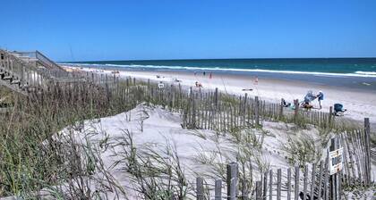 Updated Family Getaway: Walk to Sea Haven Beach!