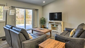 TV - Peaceful Anchorage Getaway 12 Mi to Downtown! (Anchorage)