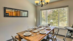 Dining - Peaceful Anchorage Getaway 12 Mi to Downtown! (Anchorage)