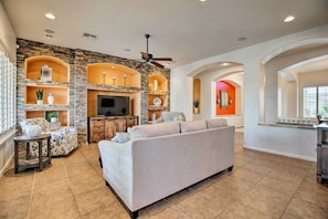 Interior - 11 Mi to Phoenix Raceway: Luxury Sonoran Oasis! (Goodyear)