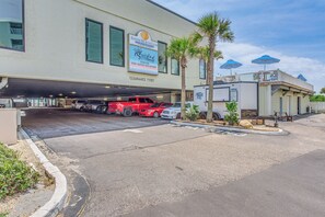 Apartment (2 Bedrooms) | Interior - Oceanfront Myrtle Beach Condo With Resort Perks! (Myrtle Beach)