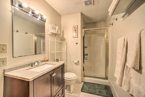 Interior - Cozy Mountain Retreat w/ Deck ~ 3 Mi to Mount Snow (West Dover)