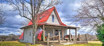 鮮明的「雪松嶺」小屋，距威奇托約 23 英里